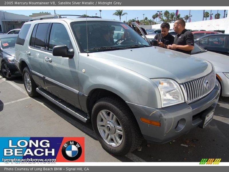 Satellite Silver Metallic / Midnight Grey 2005 Mercury Mountaineer V8