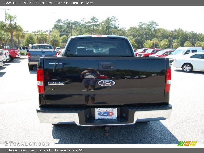 Black / Medium Flint Grey 2005 Ford F150 XLT SuperCrew