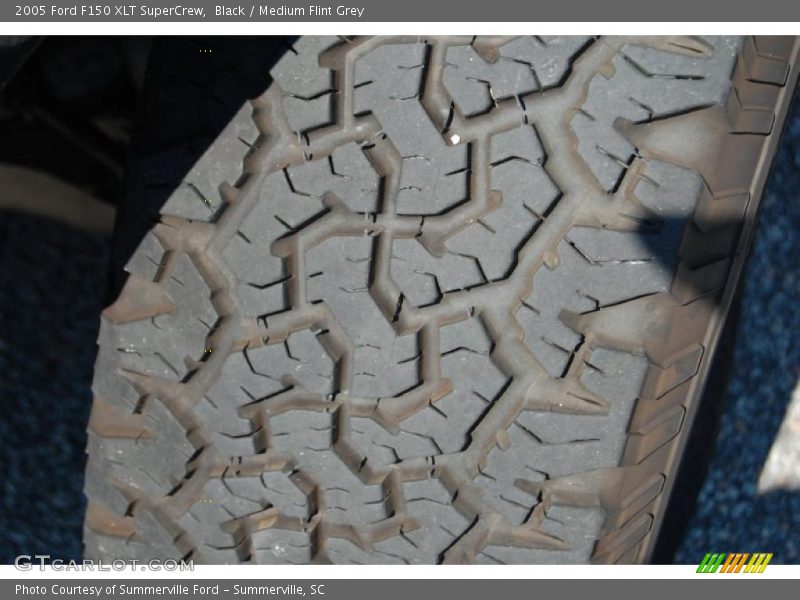 Black / Medium Flint Grey 2005 Ford F150 XLT SuperCrew
