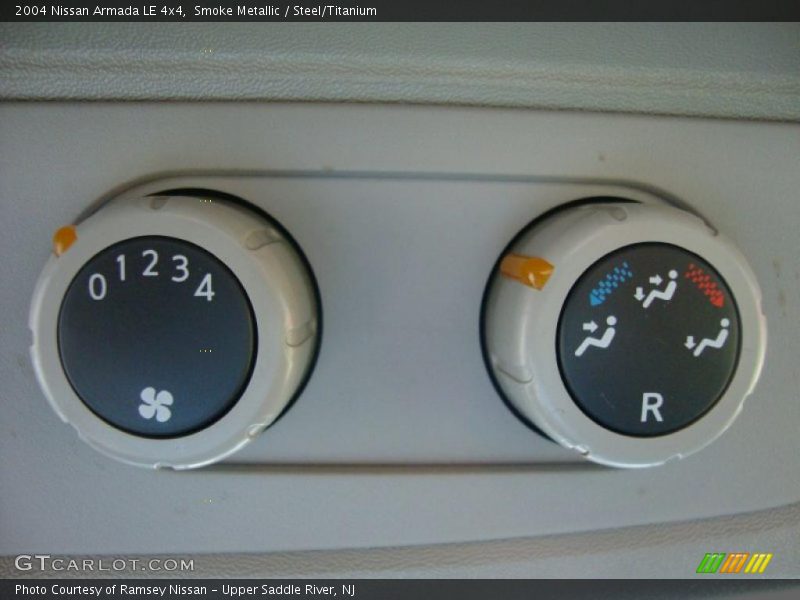 Smoke Metallic / Steel/Titanium 2004 Nissan Armada LE 4x4
