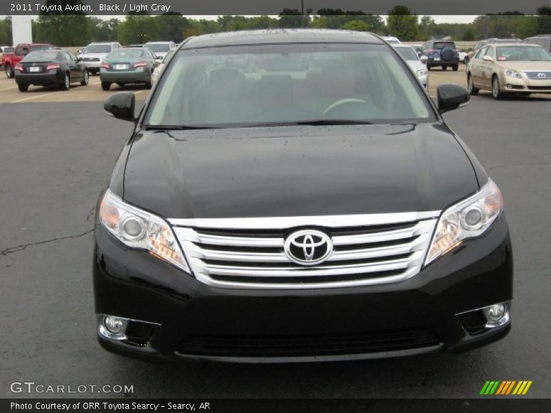 Black / Light Gray 2011 Toyota Avalon