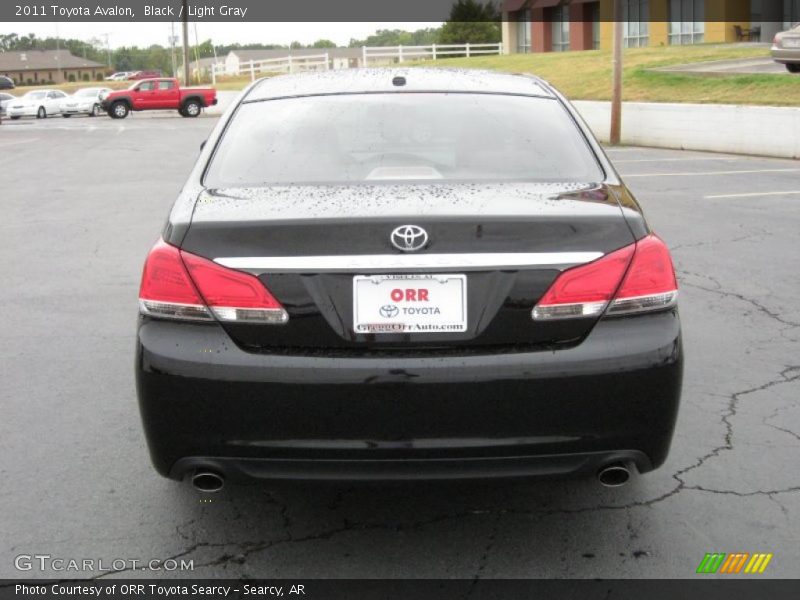 Black / Light Gray 2011 Toyota Avalon