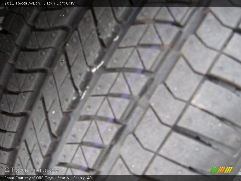 Black / Light Gray 2011 Toyota Avalon