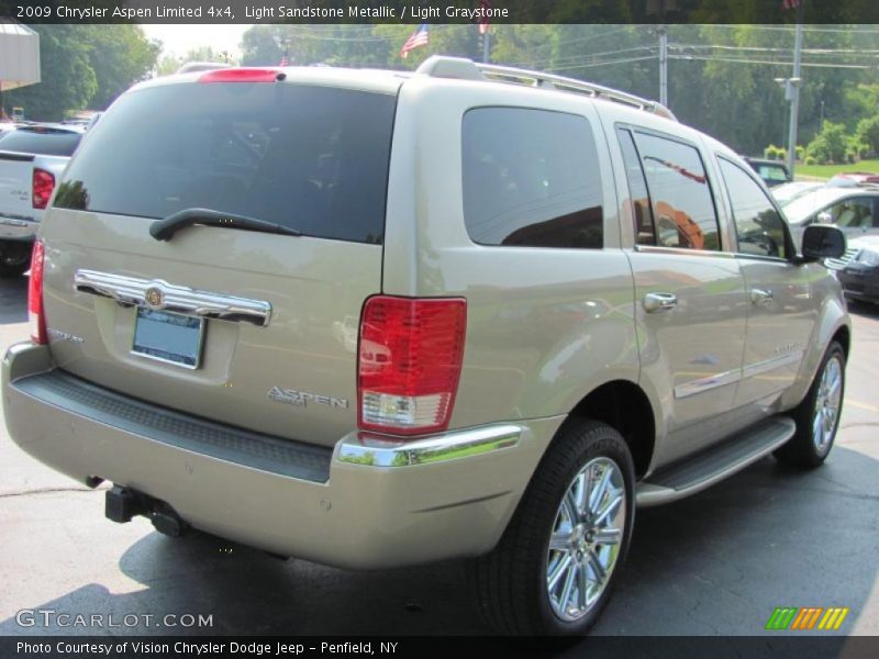 Light Sandstone Metallic / Light Graystone 2009 Chrysler Aspen Limited 4x4