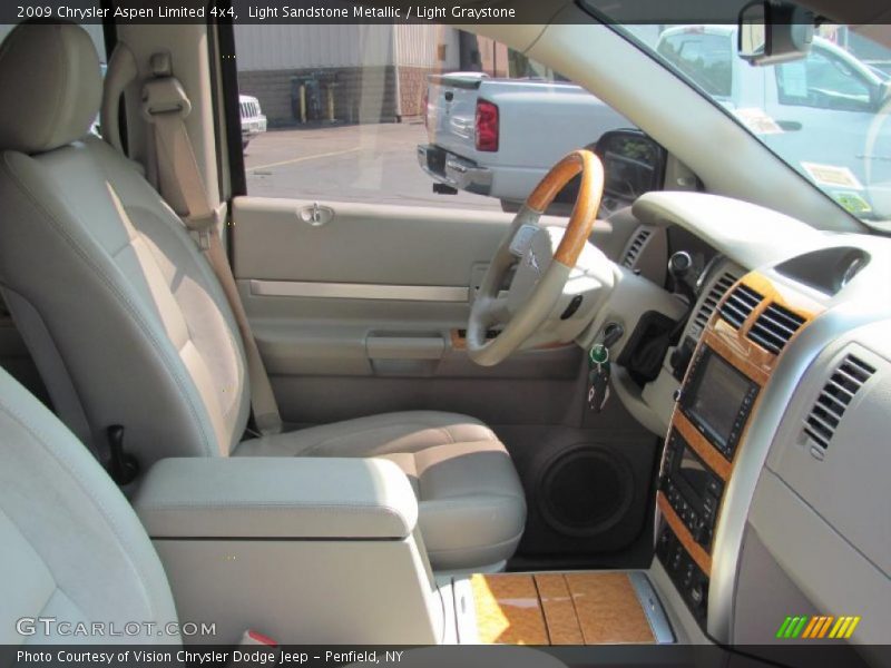Light Sandstone Metallic / Light Graystone 2009 Chrysler Aspen Limited 4x4