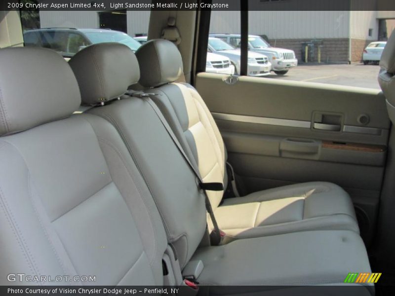 Light Sandstone Metallic / Light Graystone 2009 Chrysler Aspen Limited 4x4