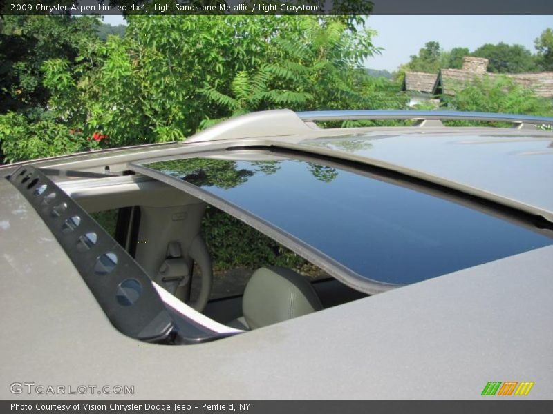 Light Sandstone Metallic / Light Graystone 2009 Chrysler Aspen Limited 4x4