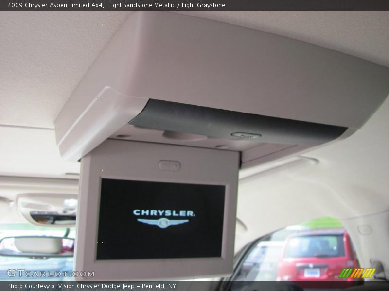Light Sandstone Metallic / Light Graystone 2009 Chrysler Aspen Limited 4x4