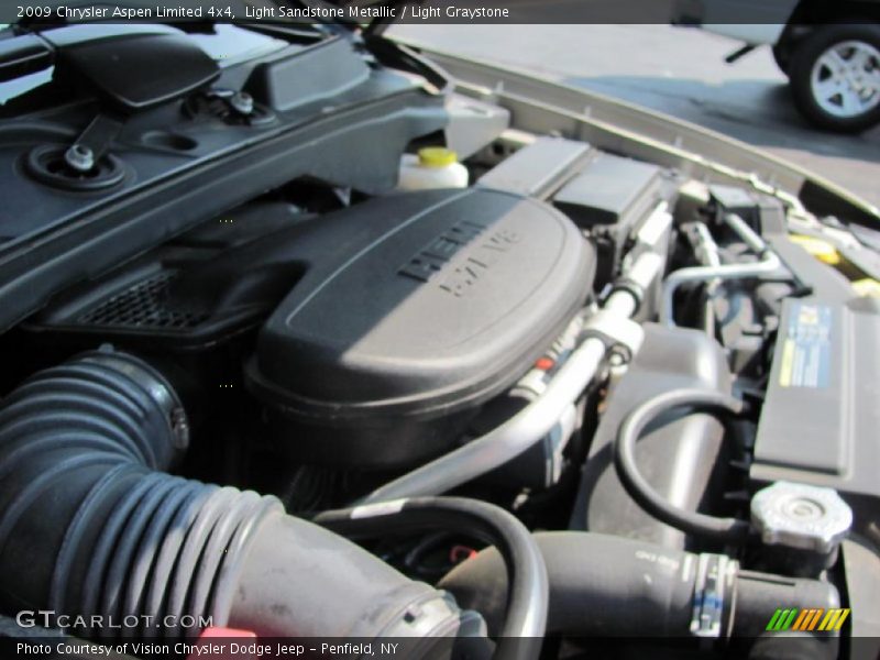 Light Sandstone Metallic / Light Graystone 2009 Chrysler Aspen Limited 4x4