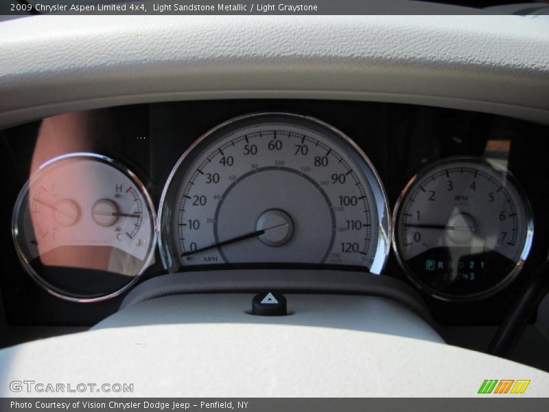 Light Sandstone Metallic / Light Graystone 2009 Chrysler Aspen Limited 4x4