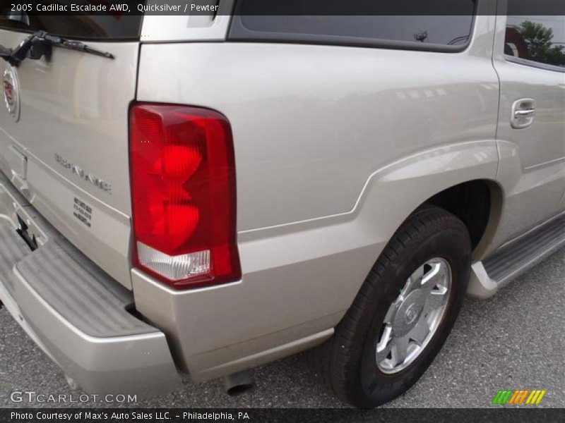 Quicksilver / Pewter 2005 Cadillac Escalade AWD