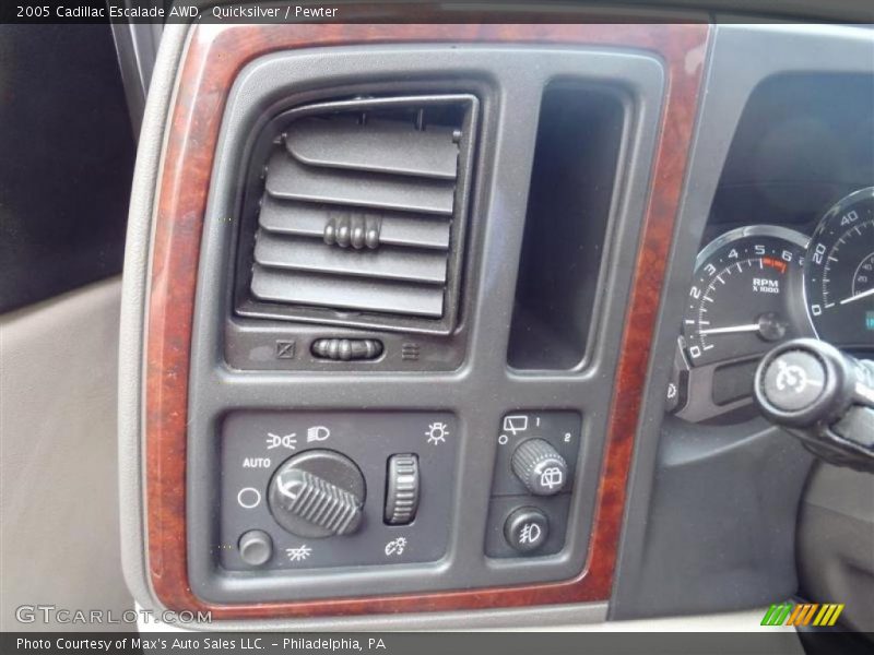 Quicksilver / Pewter 2005 Cadillac Escalade AWD