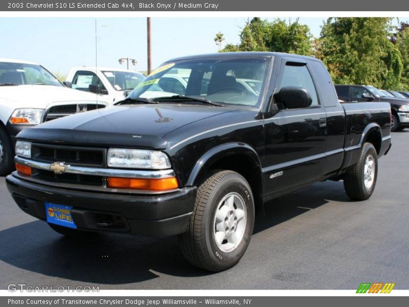Black Onyx / Medium Gray 2003 Chevrolet S10 LS Extended Cab 4x4