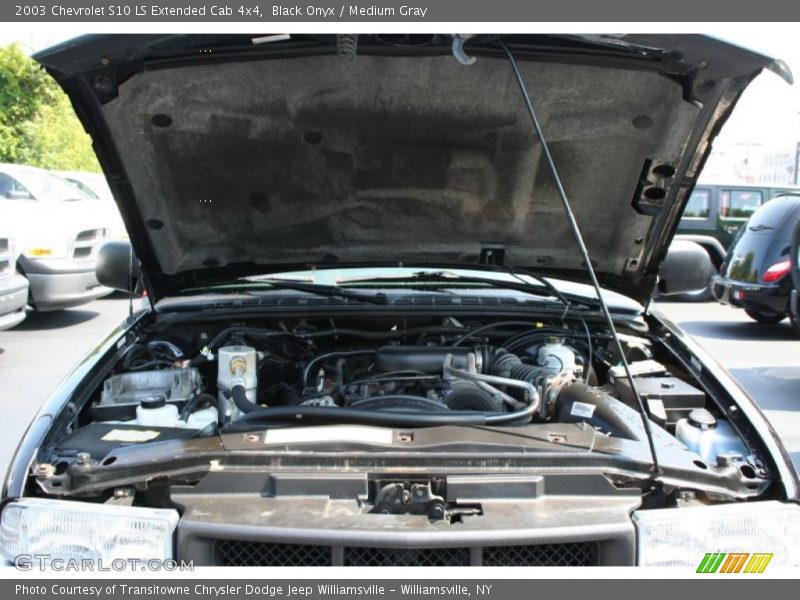 Black Onyx / Medium Gray 2003 Chevrolet S10 LS Extended Cab 4x4