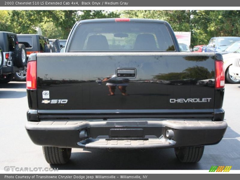 Black Onyx / Medium Gray 2003 Chevrolet S10 LS Extended Cab 4x4