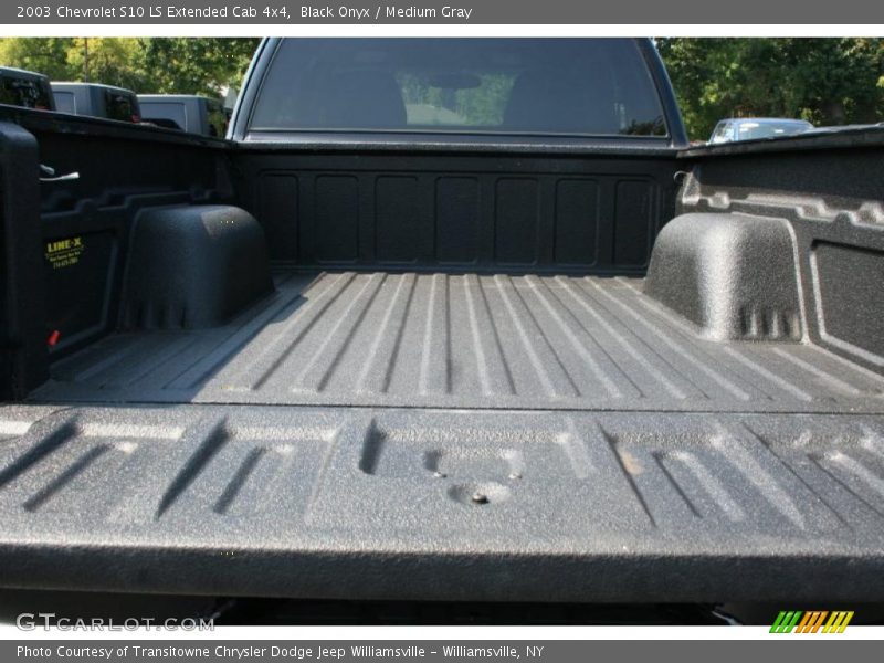 Black Onyx / Medium Gray 2003 Chevrolet S10 LS Extended Cab 4x4