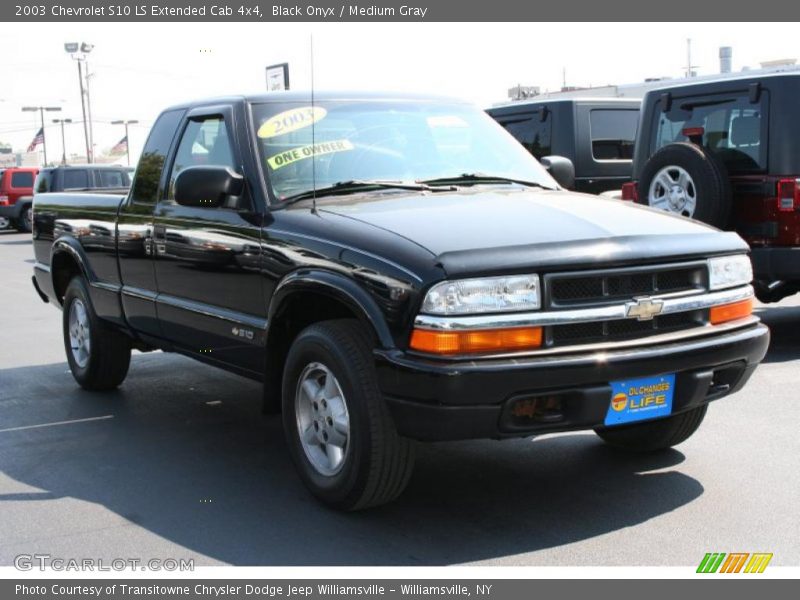 Black Onyx / Medium Gray 2003 Chevrolet S10 LS Extended Cab 4x4