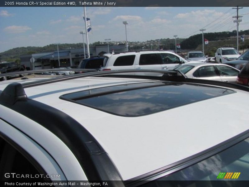 Taffeta White / Ivory 2005 Honda CR-V Special Edition 4WD