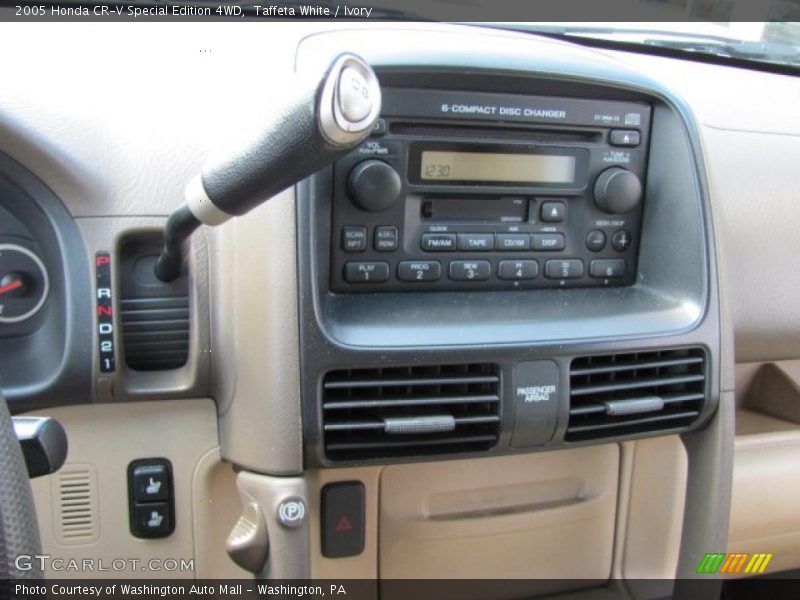 Taffeta White / Ivory 2005 Honda CR-V Special Edition 4WD