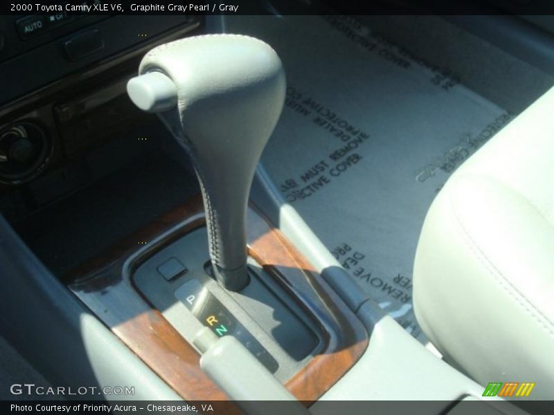 Graphite Gray Pearl / Gray 2000 Toyota Camry XLE V6