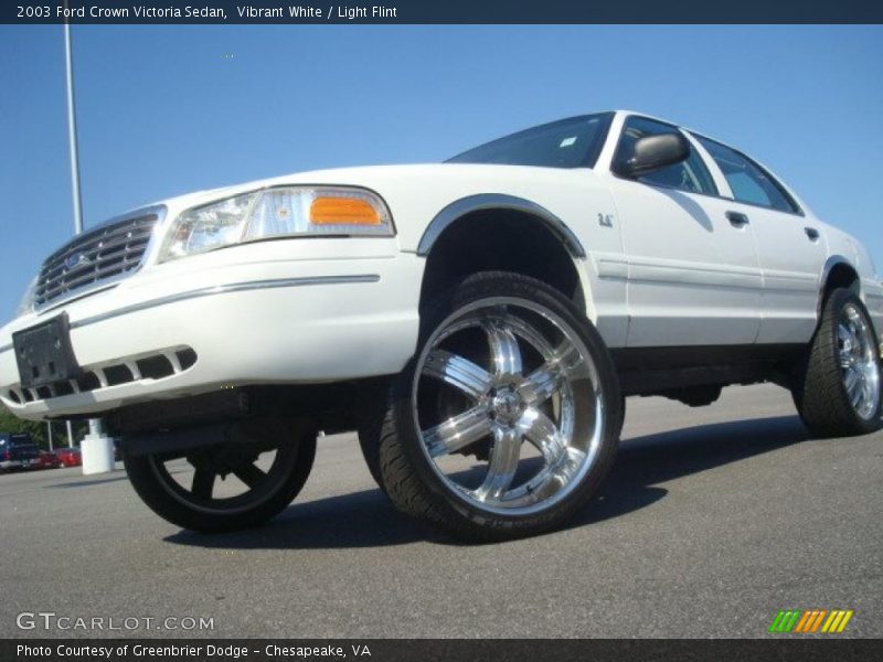 Vibrant White / Light Flint 2003 Ford Crown Victoria Sedan