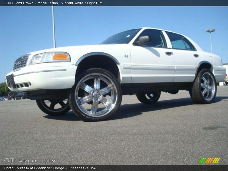 Vibrant White / Light Flint 2003 Ford Crown Victoria Sedan