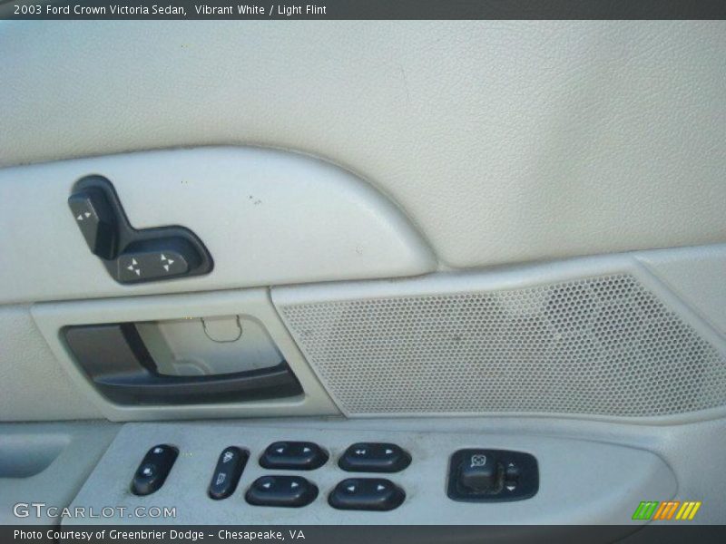 Vibrant White / Light Flint 2003 Ford Crown Victoria Sedan