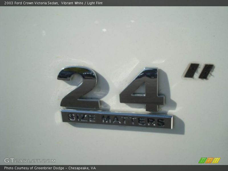 Vibrant White / Light Flint 2003 Ford Crown Victoria Sedan