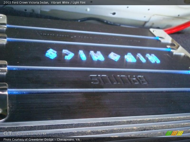 Vibrant White / Light Flint 2003 Ford Crown Victoria Sedan