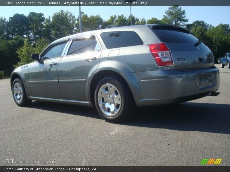 Mineral Gray Metallic / Dark Slate Gray/Medium Slate Gray 2005 Dodge Magnum SE