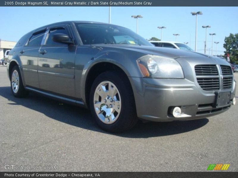 Mineral Gray Metallic / Dark Slate Gray/Medium Slate Gray 2005 Dodge Magnum SE