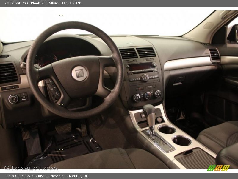 Silver Pearl / Black 2007 Saturn Outlook XE
