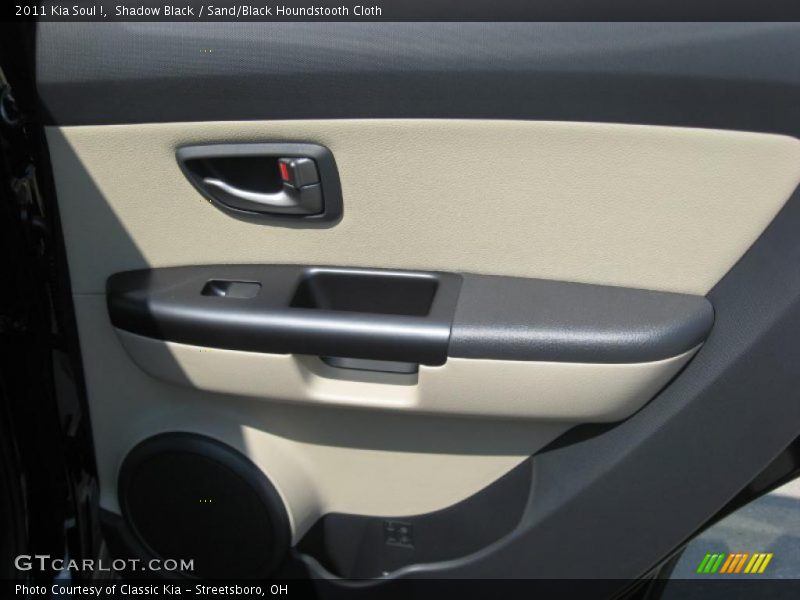 Shadow Black / Sand/Black Houndstooth Cloth 2011 Kia Soul !