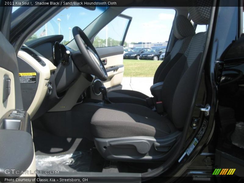 Shadow Black / Sand/Black Houndstooth Cloth 2011 Kia Soul !