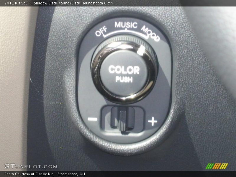Shadow Black / Sand/Black Houndstooth Cloth 2011 Kia Soul !