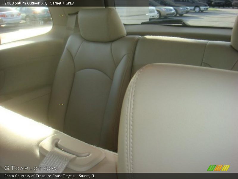 Garnet / Gray 2008 Saturn Outlook XR