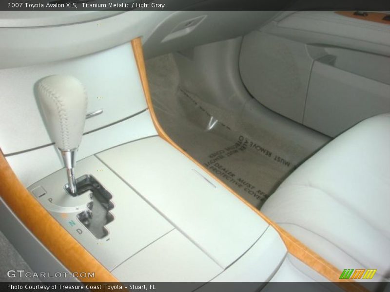 Titanium Metallic / Light Gray 2007 Toyota Avalon XLS