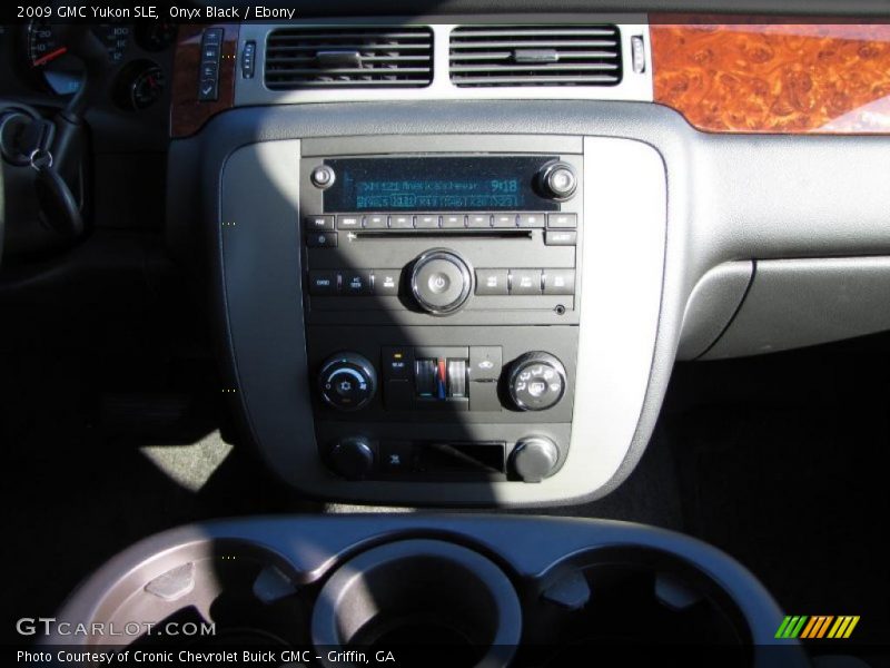 Onyx Black / Ebony 2009 GMC Yukon SLE