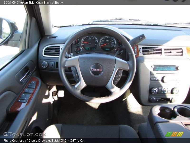 Onyx Black / Ebony 2009 GMC Yukon SLE
