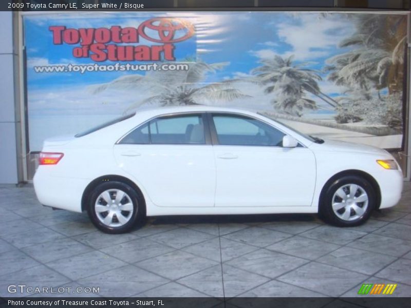 Super White / Bisque 2009 Toyota Camry LE
