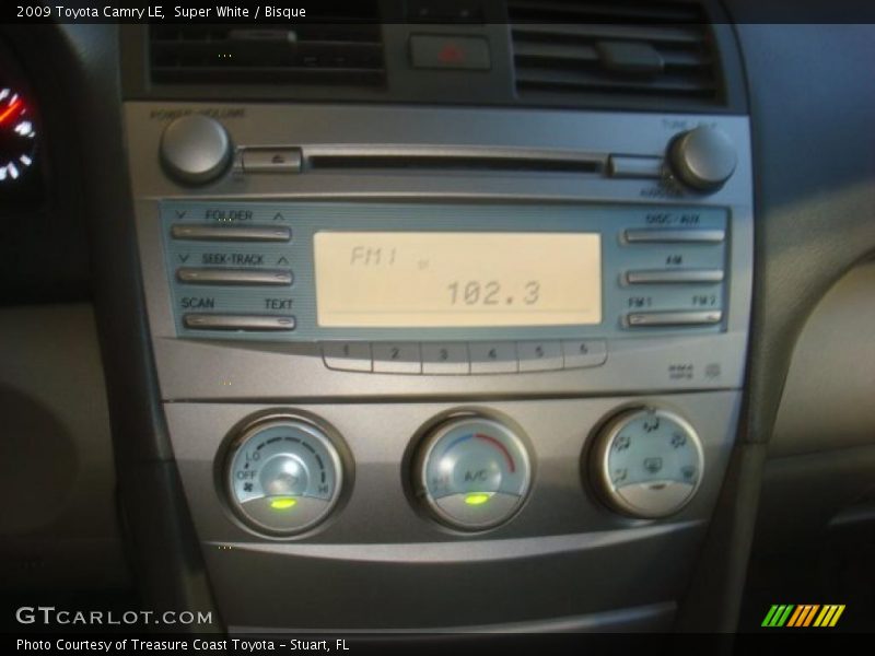 Super White / Bisque 2009 Toyota Camry LE