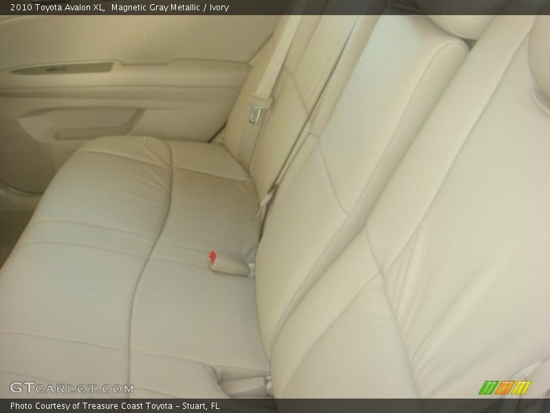 Magnetic Gray Metallic / Ivory 2010 Toyota Avalon XL
