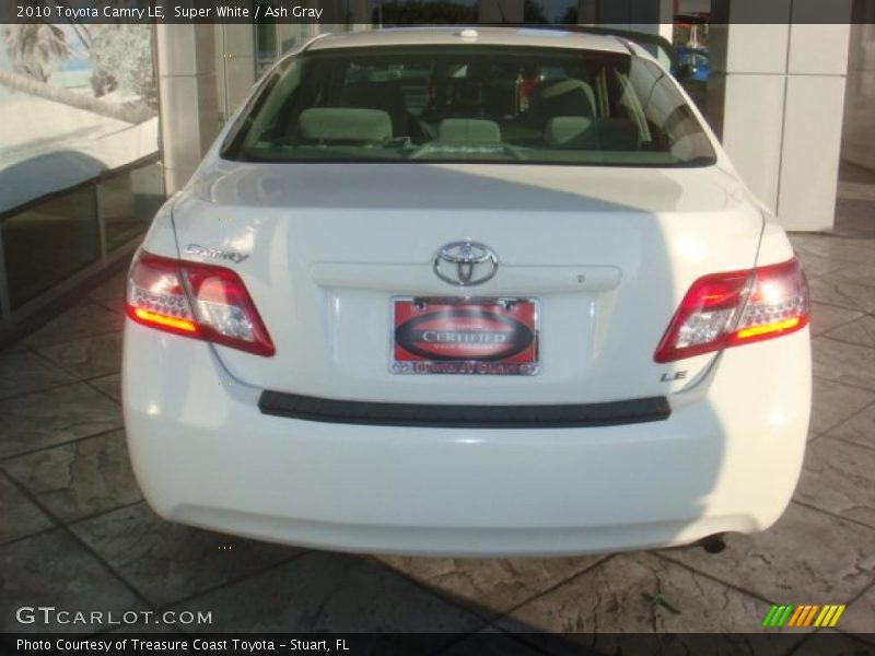 Super White / Ash Gray 2010 Toyota Camry LE