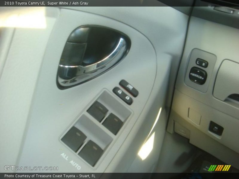 Super White / Ash Gray 2010 Toyota Camry LE