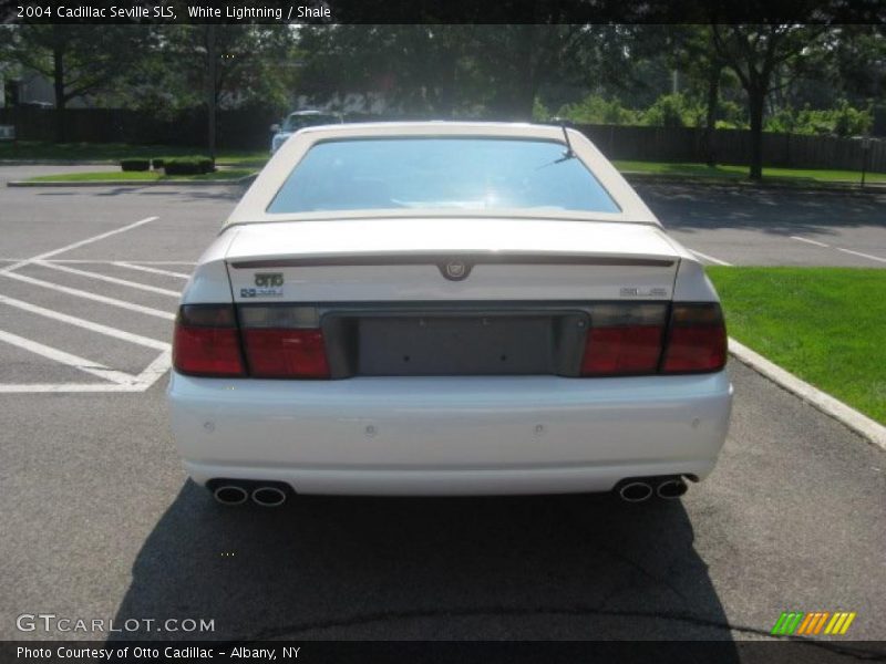 White Lightning / Shale 2004 Cadillac Seville SLS