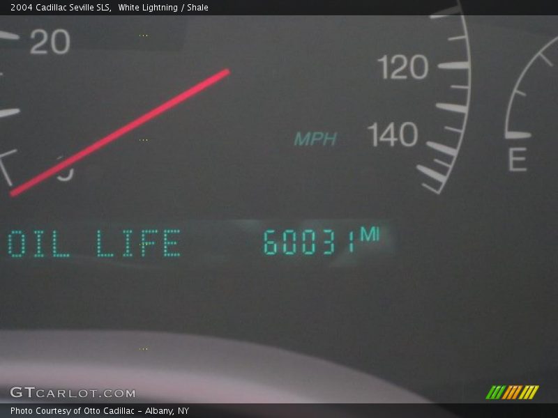 White Lightning / Shale 2004 Cadillac Seville SLS