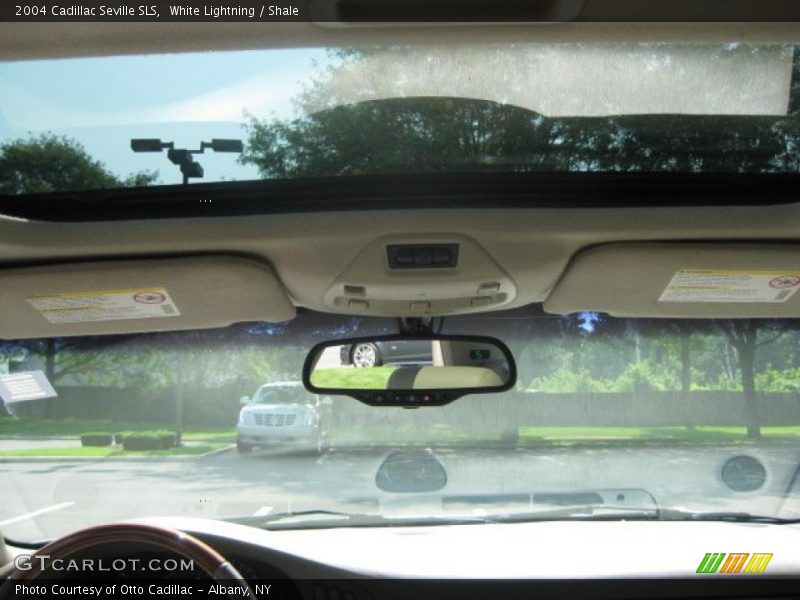 White Lightning / Shale 2004 Cadillac Seville SLS