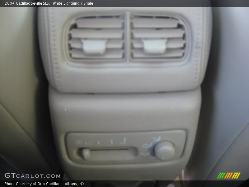 White Lightning / Shale 2004 Cadillac Seville SLS