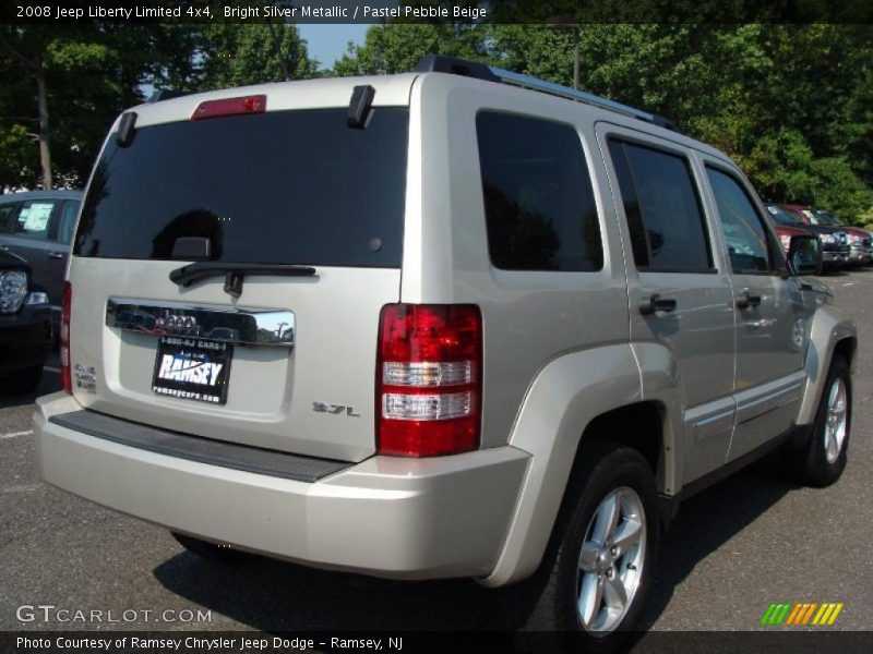 Bright Silver Metallic / Pastel Pebble Beige 2008 Jeep Liberty Limited 4x4