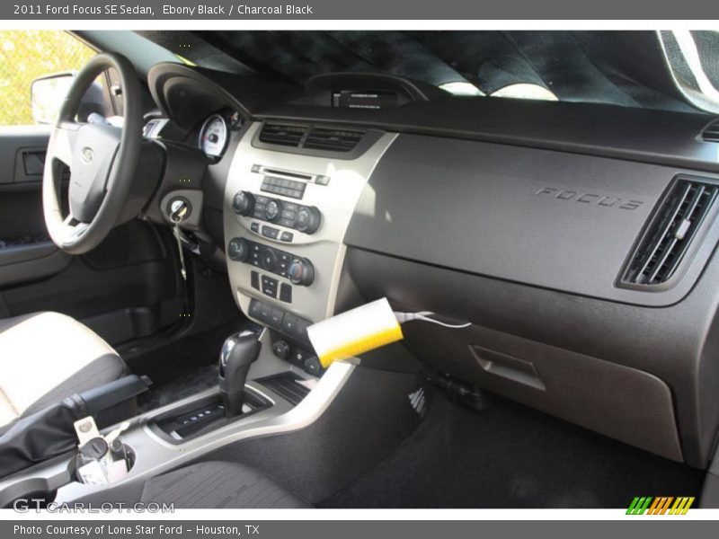 Ebony Black / Charcoal Black 2011 Ford Focus SE Sedan
